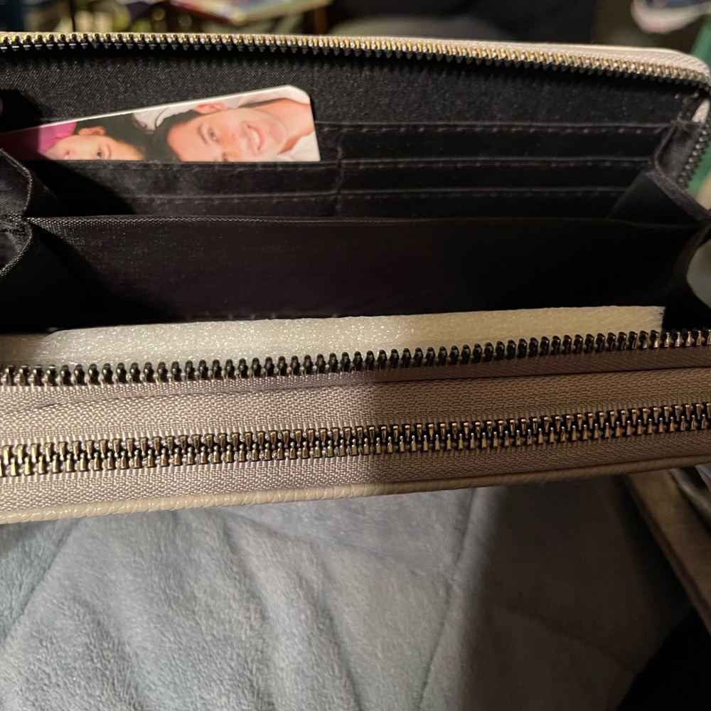 Wallet - Picture 3 of 4